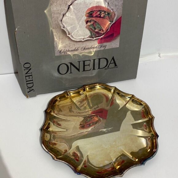 Oneida Scalloped Buffet Platter Oval Chippendale Sandwich Tray 11" - Picture 3 of 5
